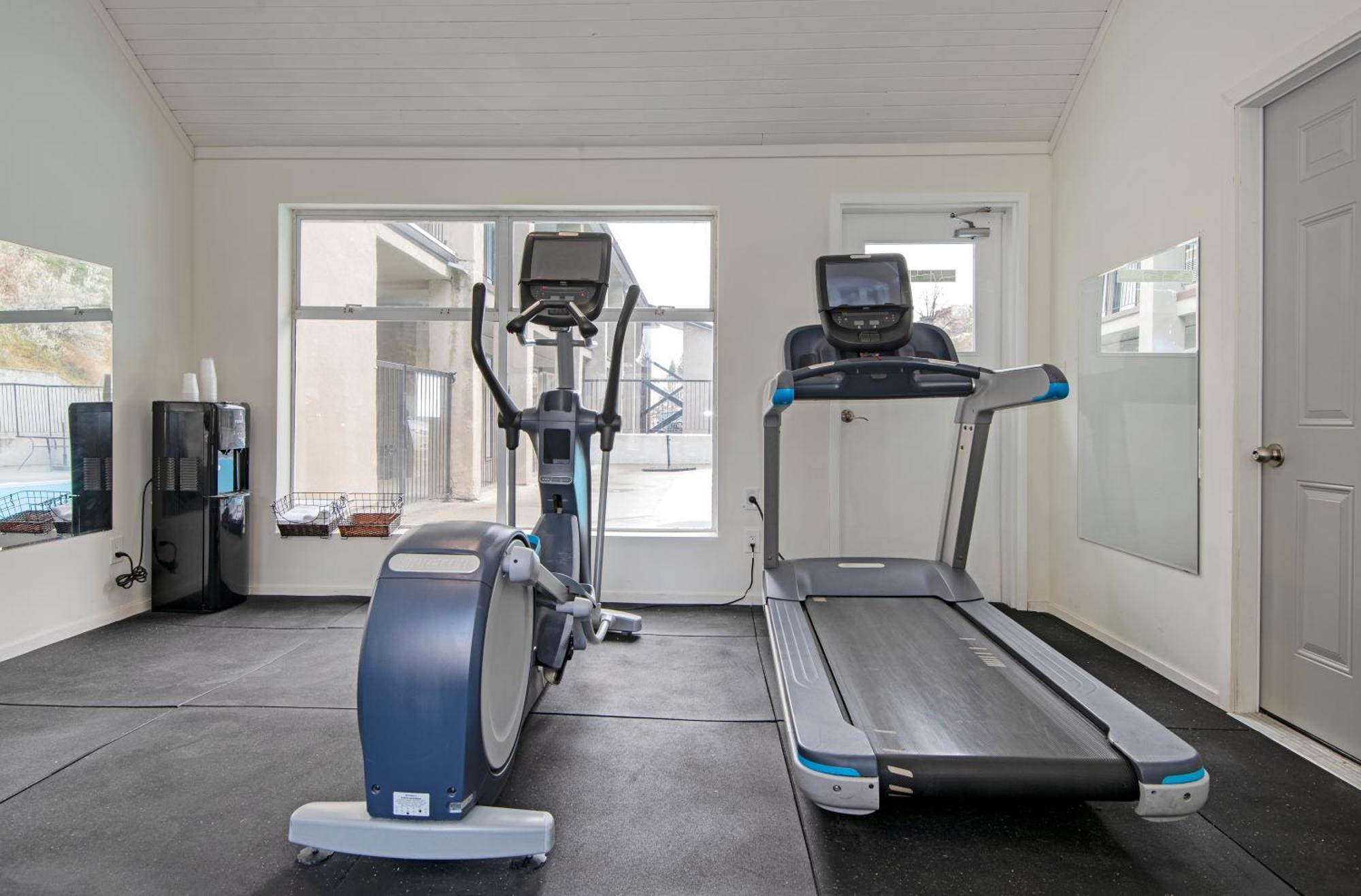 Travelodge By Wyndham Kamloops Mountview Buitenkant foto