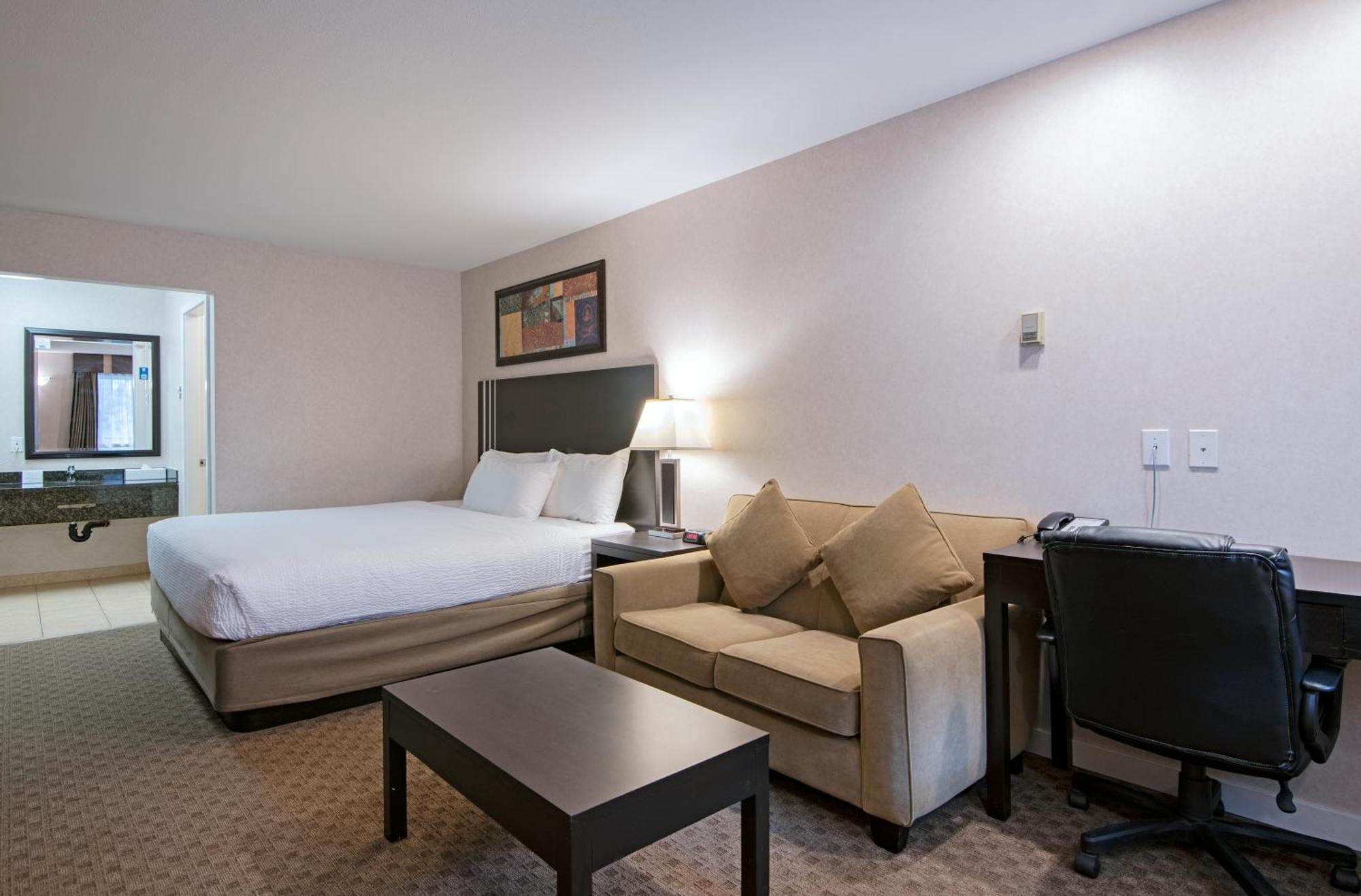 Travelodge By Wyndham Kamloops Mountview Buitenkant foto