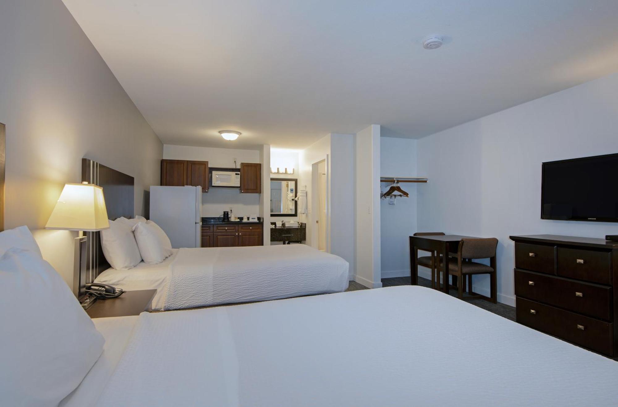 Travelodge By Wyndham Kamloops Mountview Buitenkant foto
