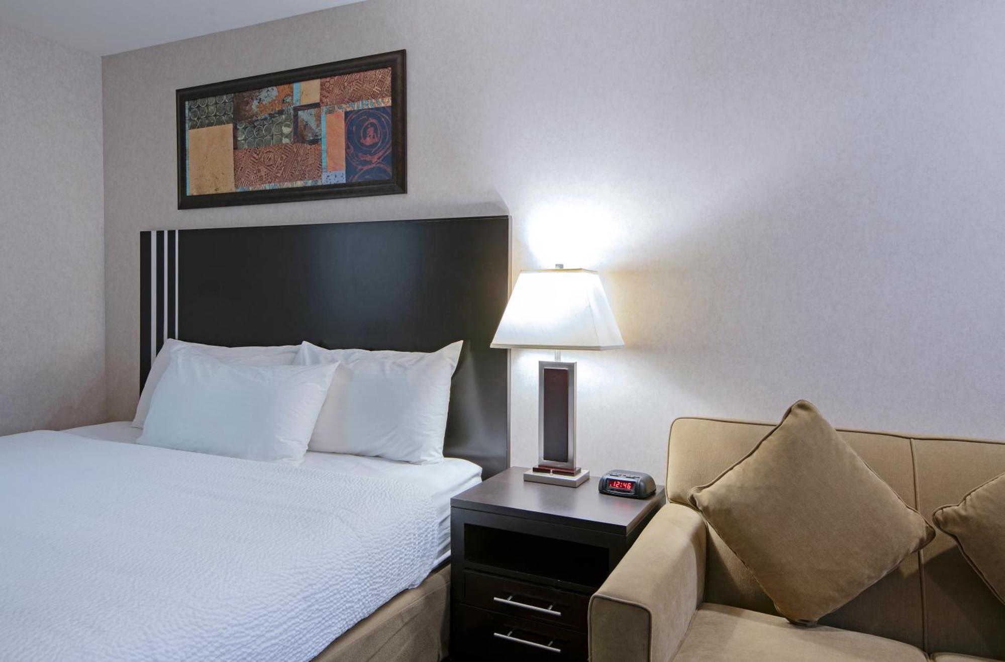 Travelodge By Wyndham Kamloops Mountview Buitenkant foto