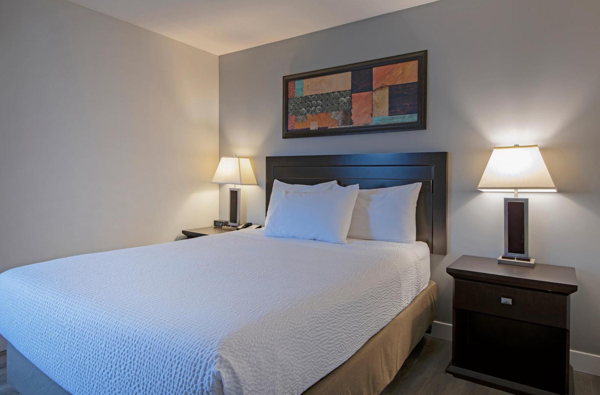 Travelodge By Wyndham Kamloops Mountview Buitenkant foto
