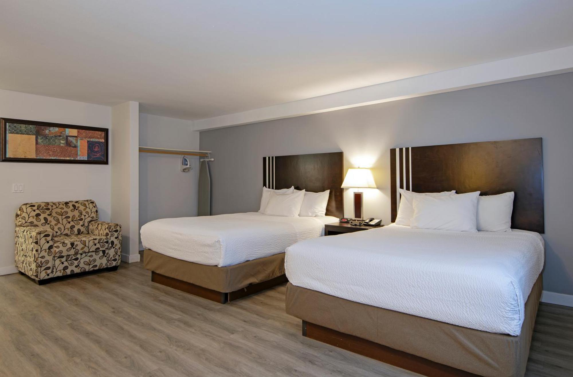Travelodge By Wyndham Kamloops Mountview Buitenkant foto