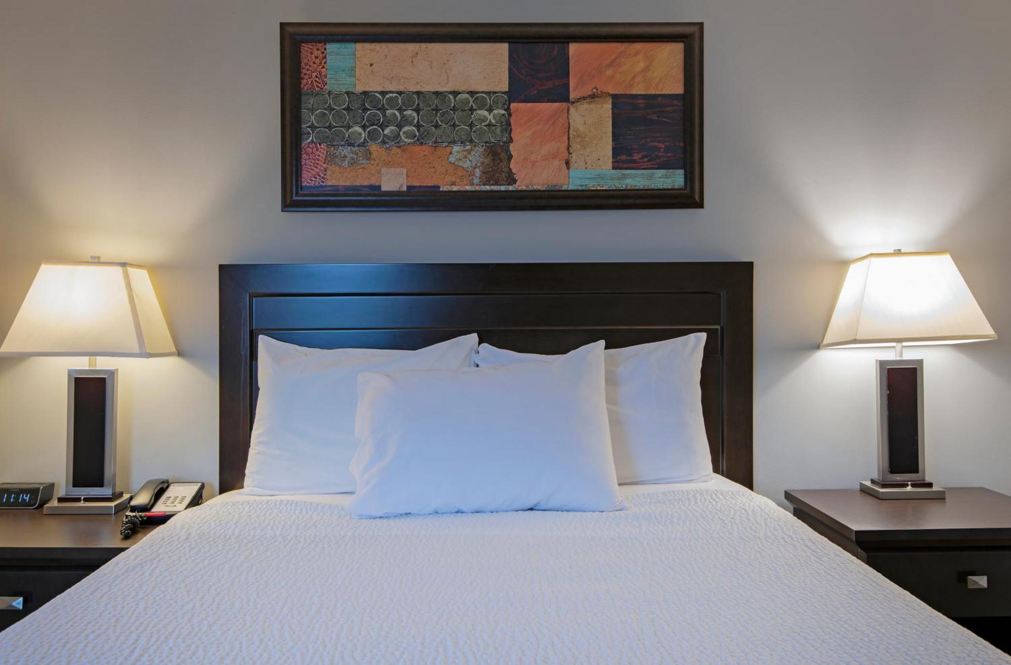 Travelodge By Wyndham Kamloops Mountview Buitenkant foto