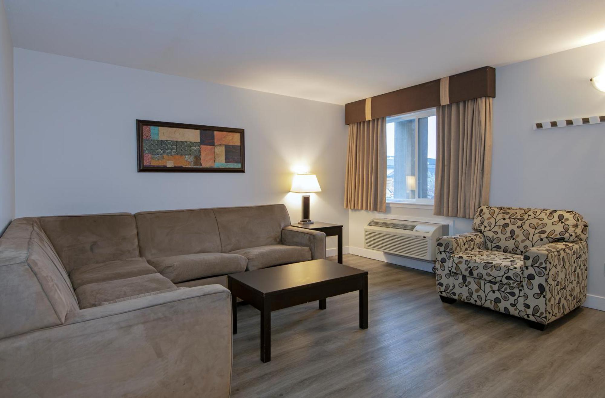 Travelodge By Wyndham Kamloops Mountview Buitenkant foto