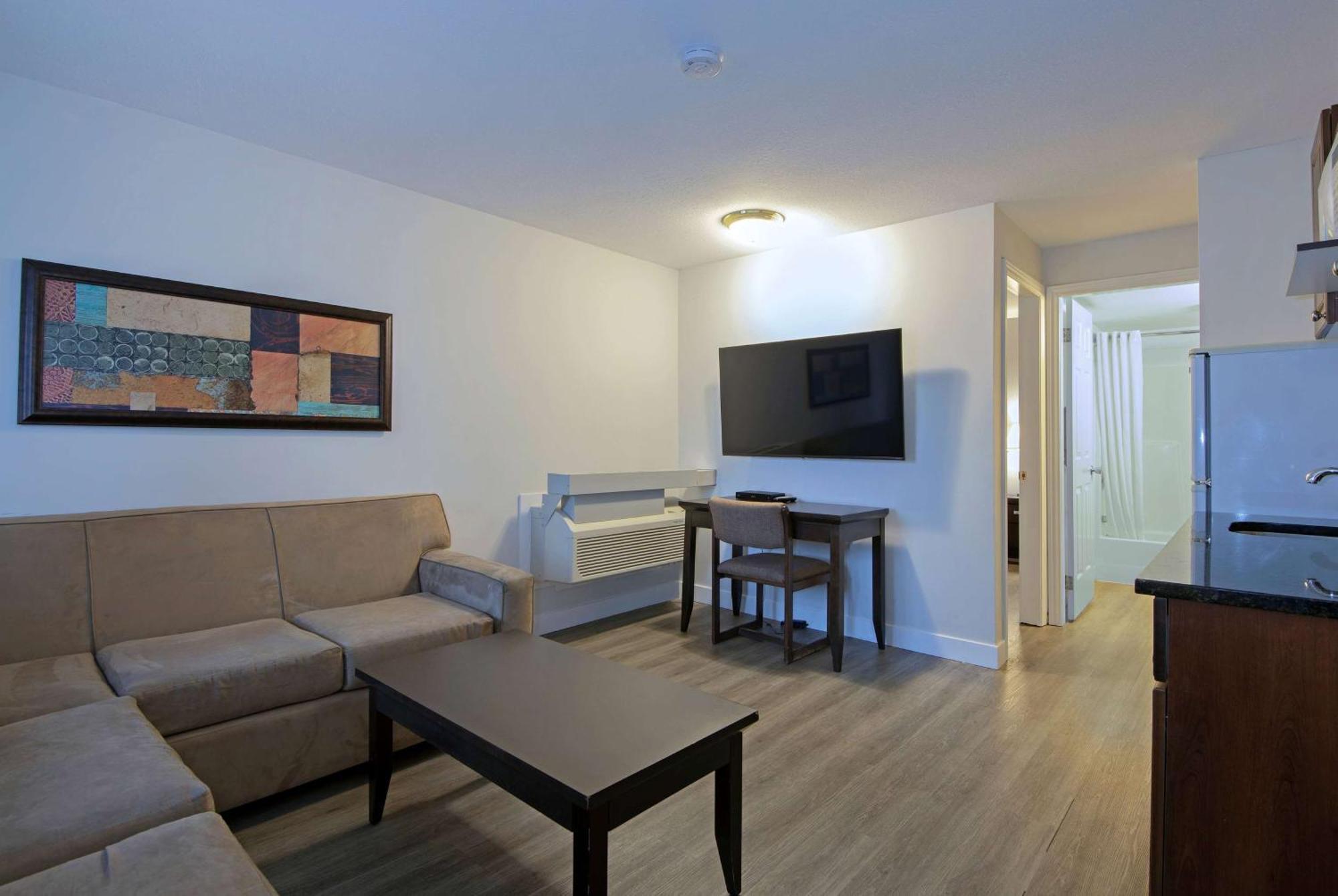 Travelodge By Wyndham Kamloops Mountview Buitenkant foto