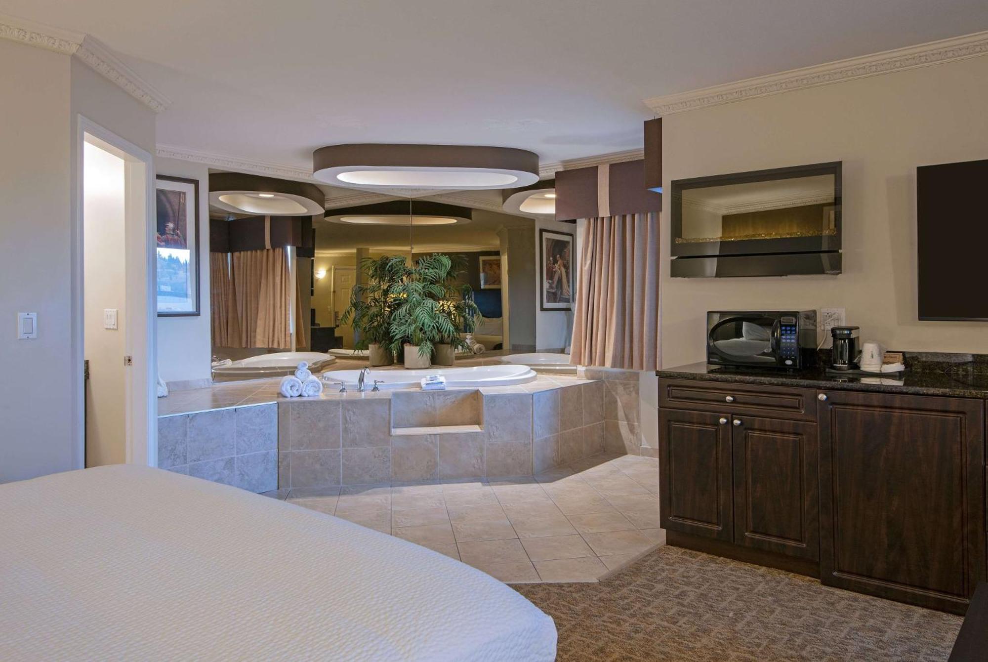 Travelodge By Wyndham Kamloops Mountview Buitenkant foto