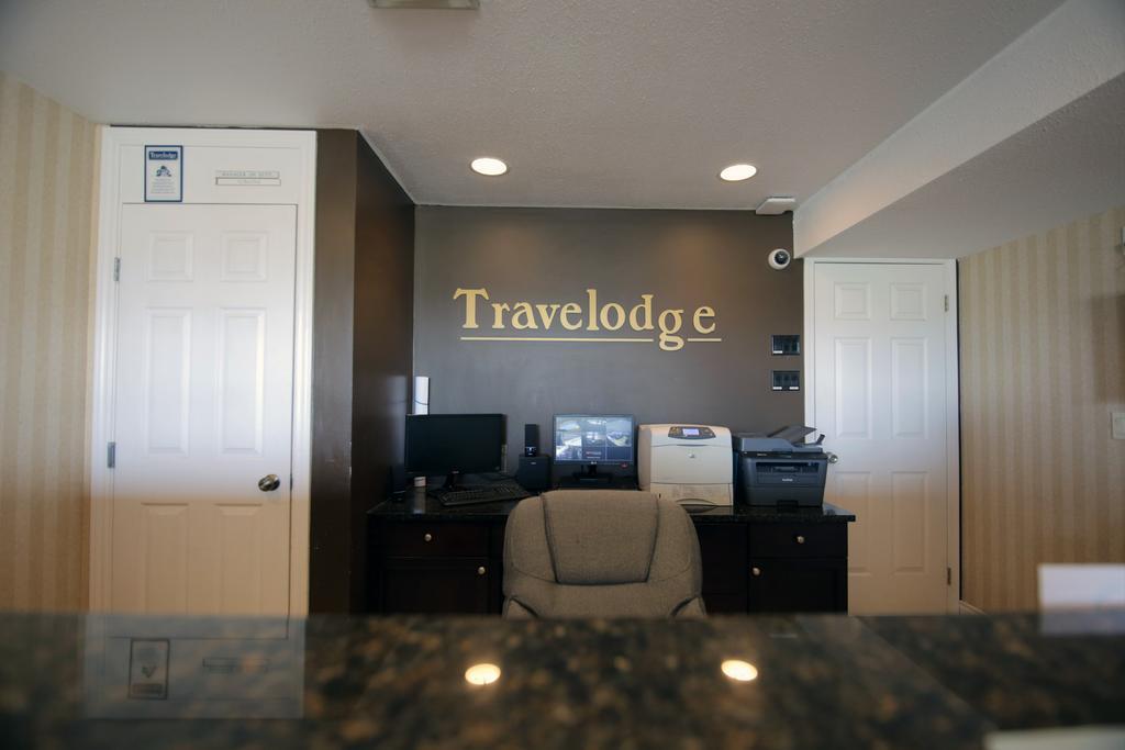 Travelodge By Wyndham Kamloops Mountview Buitenkant foto