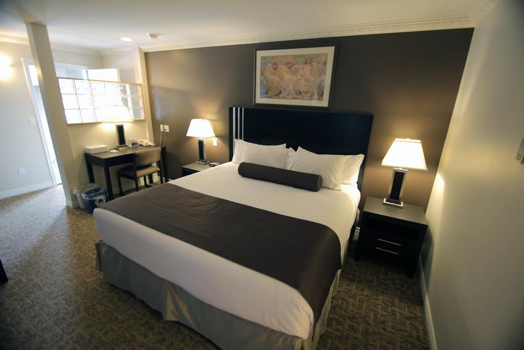 Travelodge By Wyndham Kamloops Mountview Buitenkant foto