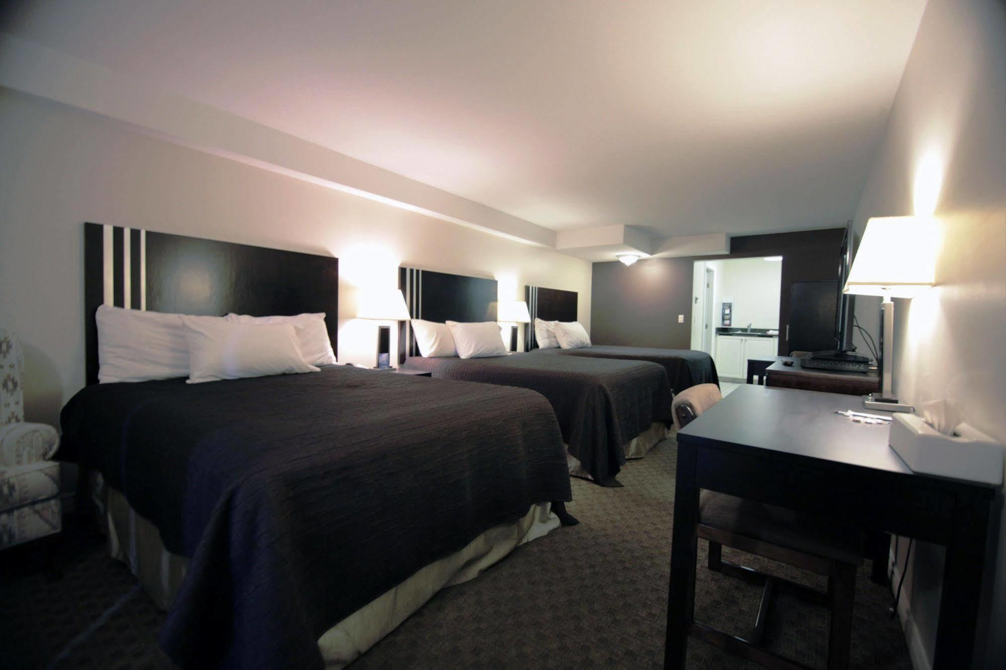 Travelodge By Wyndham Kamloops Mountview Buitenkant foto